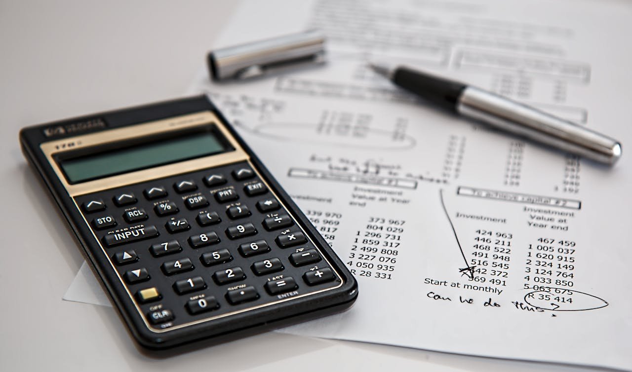 Calculator and budget planning for B2B email list purchase decision
